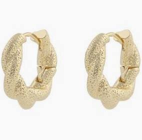 Serena twisted round ear Gold en el grupo Pendientes / Pendientes de oro con SCANDINAVIAN JEWELRY DESIGN (1312-6500-257)