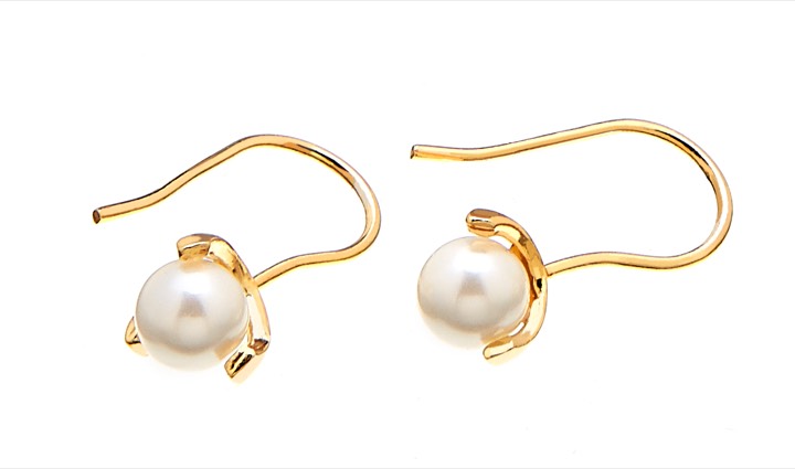 Pearl long Pendiente Oro en el grupo Pendientes / Pendientes de perlas con SCANDINAVIAN JEWELRY DESIGN (1815422002)