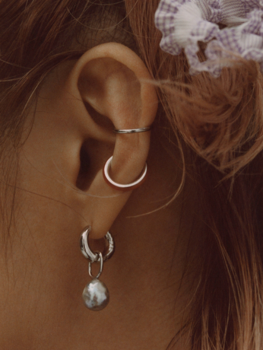 Twin Mini Ear Cuff Silver en el grupo Pendientes / Pendientes de plata con SCANDINAVIAN JEWELRY DESIGN (200113)