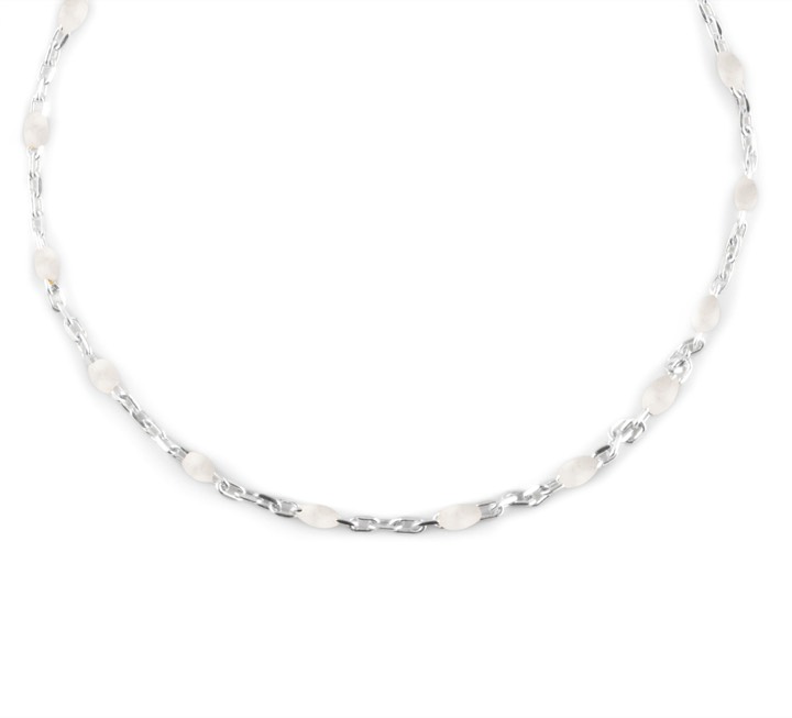 Letters beaded Collares 40-45 white Plata en el grupo Collares / Collares de plata con SCANDINAVIAN JEWELRY DESIGN (2014171004)