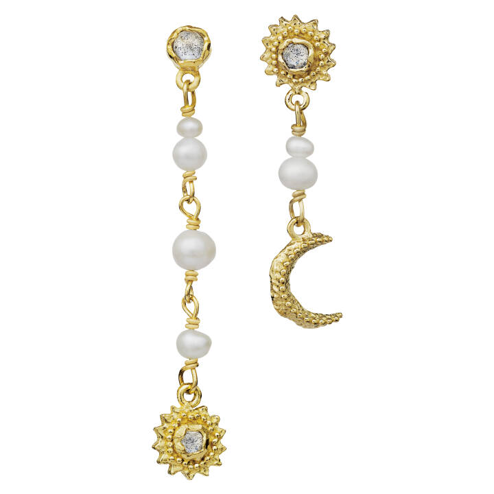 Sunniva Pendiente (Oro) en el grupo Pendientes / Pendientes de perlas con SCANDINAVIAN JEWELRY DESIGN (9717a)
